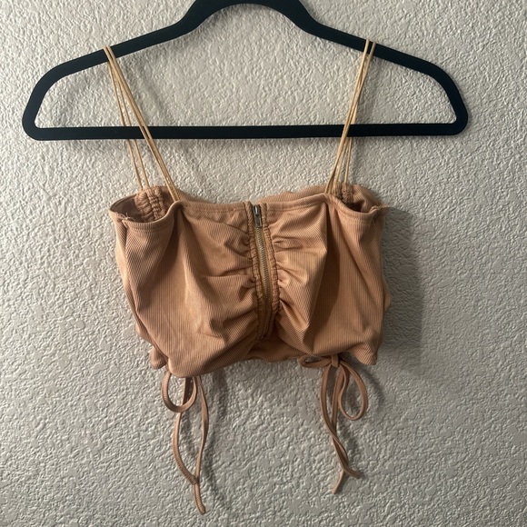 Small tan tank top - Picture 3 of 4